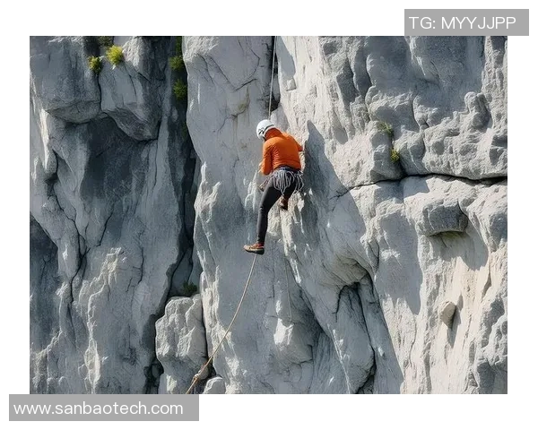 深圳攀岩队的实力与激情揭秘：攀岩巨献的背后故事与挑战